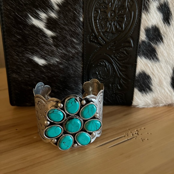 New Faux Squash Turquoise Stone Silver Toned cuff bracelet womens boho western - Picture 4 of 8